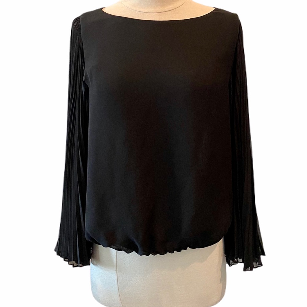 VINCE CAMUTO Pleated Bell Sleeve Blouse - Picture 3 of 7